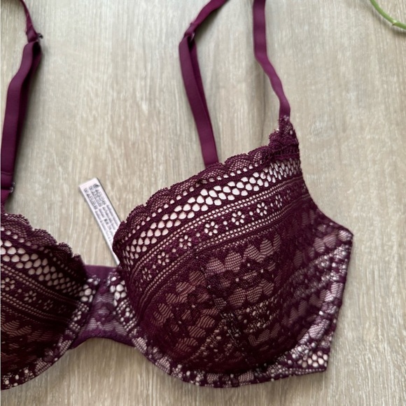Victoria'sΒ Secret 32DD Dream Angels Demi Bra lace bra - Picture 4 of 10
